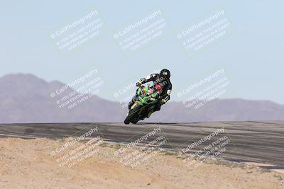 media/Dec-01-2025-Moto Forza (Mon) [[2daa91e15f]]/2-Intermediate Group/Session 2 (Turns 9 and 10)/